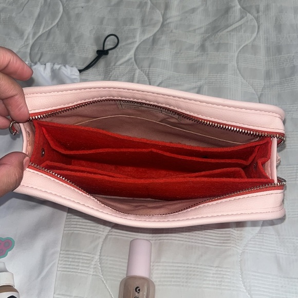 GUC GLOSSIER BUNDLE.♥️♥️ - Picture 7 of 10